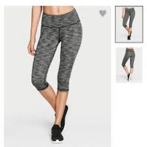 5/$10 Gray Patterned Capri Leggings